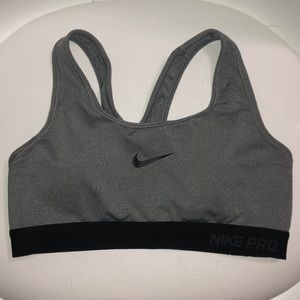 Nike pro sports bra